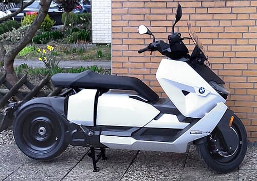 2025 BMW CE 04