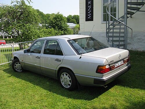 1991 Mercedes-Benz 200E