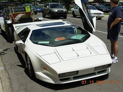 1992 Vector W8