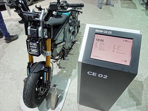 2025 BMW CE 02