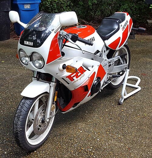 1988 Yamaha FZR400