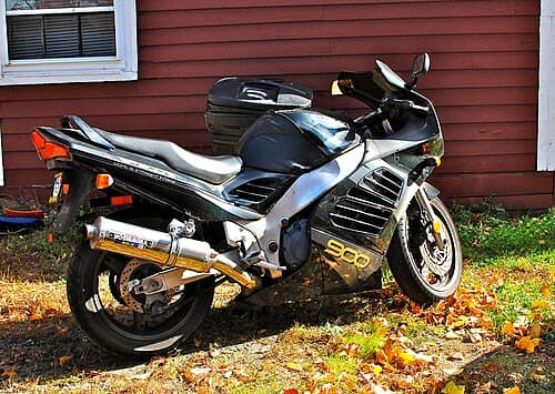 1997 Suzuki RF900R